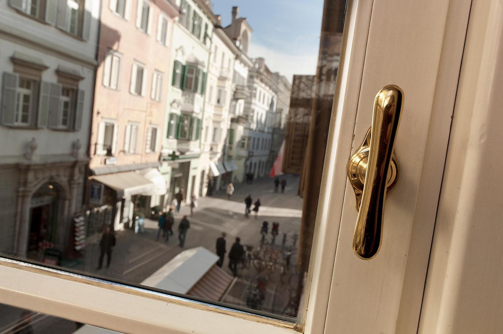 Residence Fink Central Apartments Bolzano Rum bild