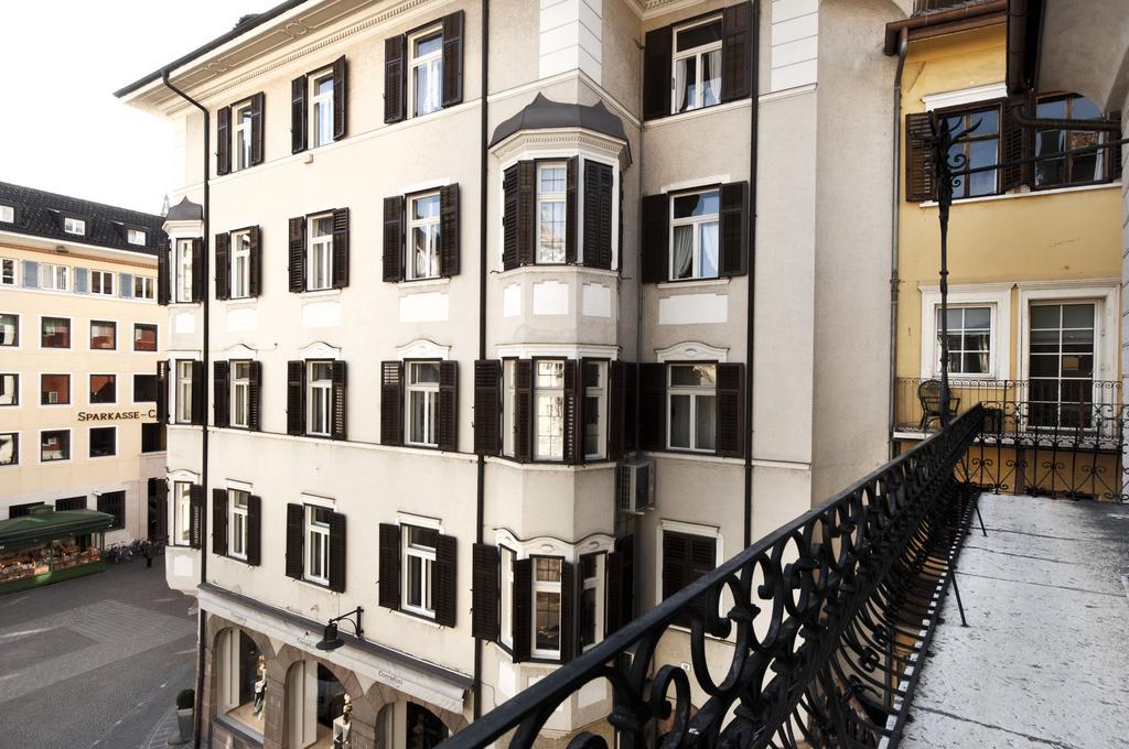 Residence Fink Central Apartments Bolzano Rum bild